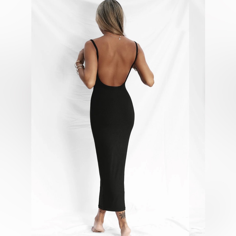 All Things Golden THE LUXE RIB LOW BACK MIDI DRESS - BLACK